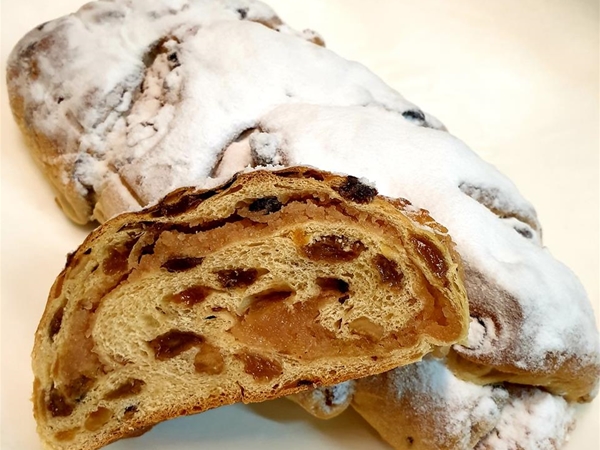 gevuld denneappel&nbsp;ongesneden